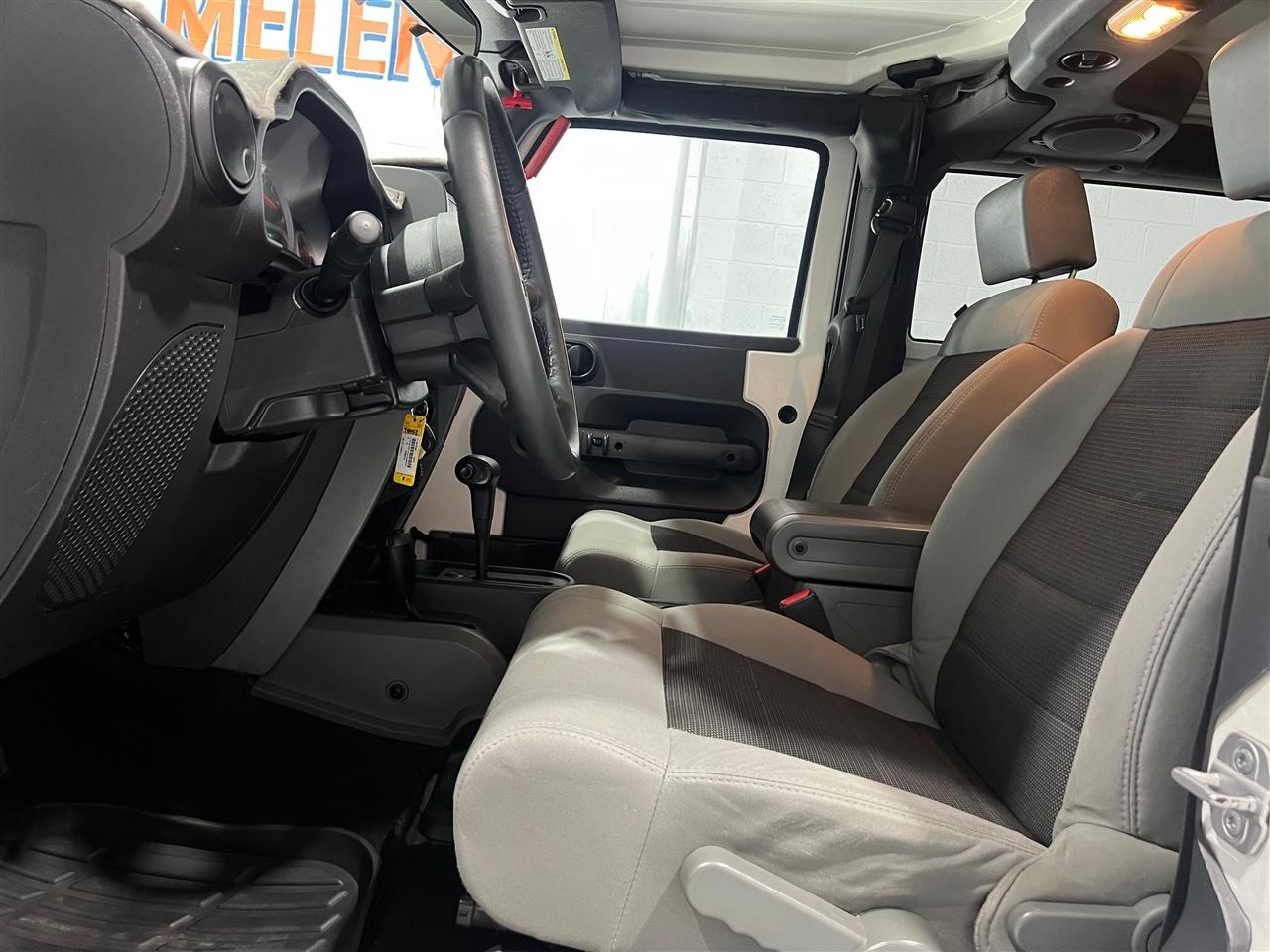 Jeep Wrangler Sport 4WD 2010