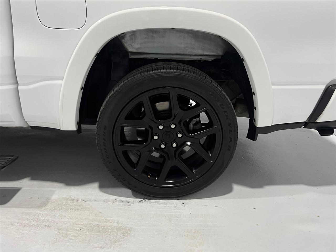 RAM 1500 Laramie Crew Cab SWB 4WD 2020