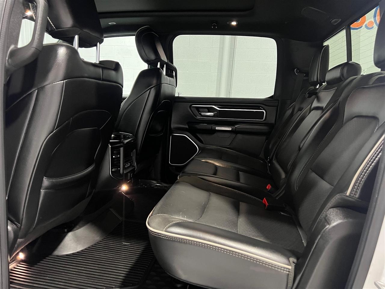 RAM 1500 Laramie Crew Cab SWB 4WD 2020