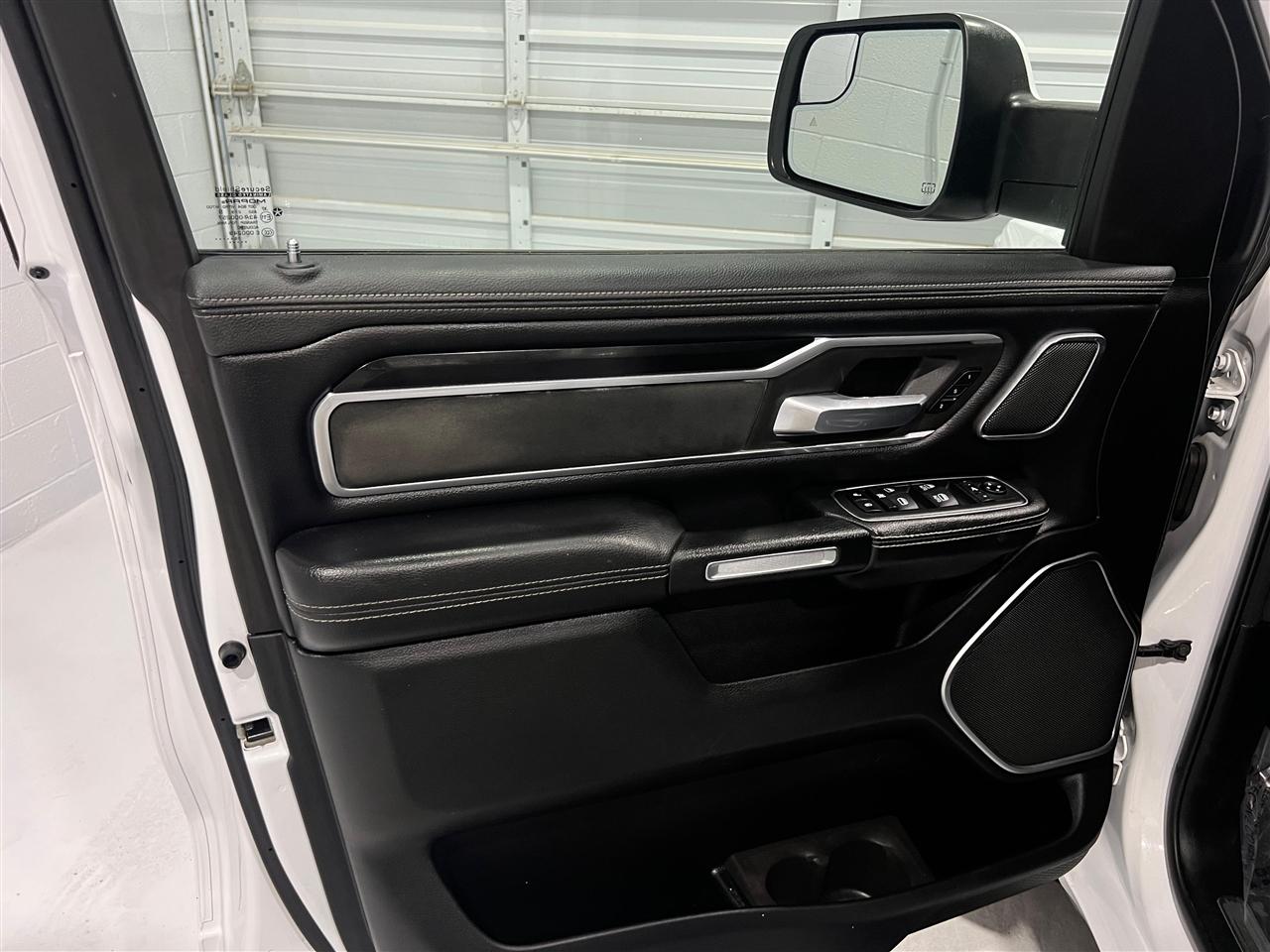 RAM 1500 Laramie Crew Cab SWB 4WD 2020