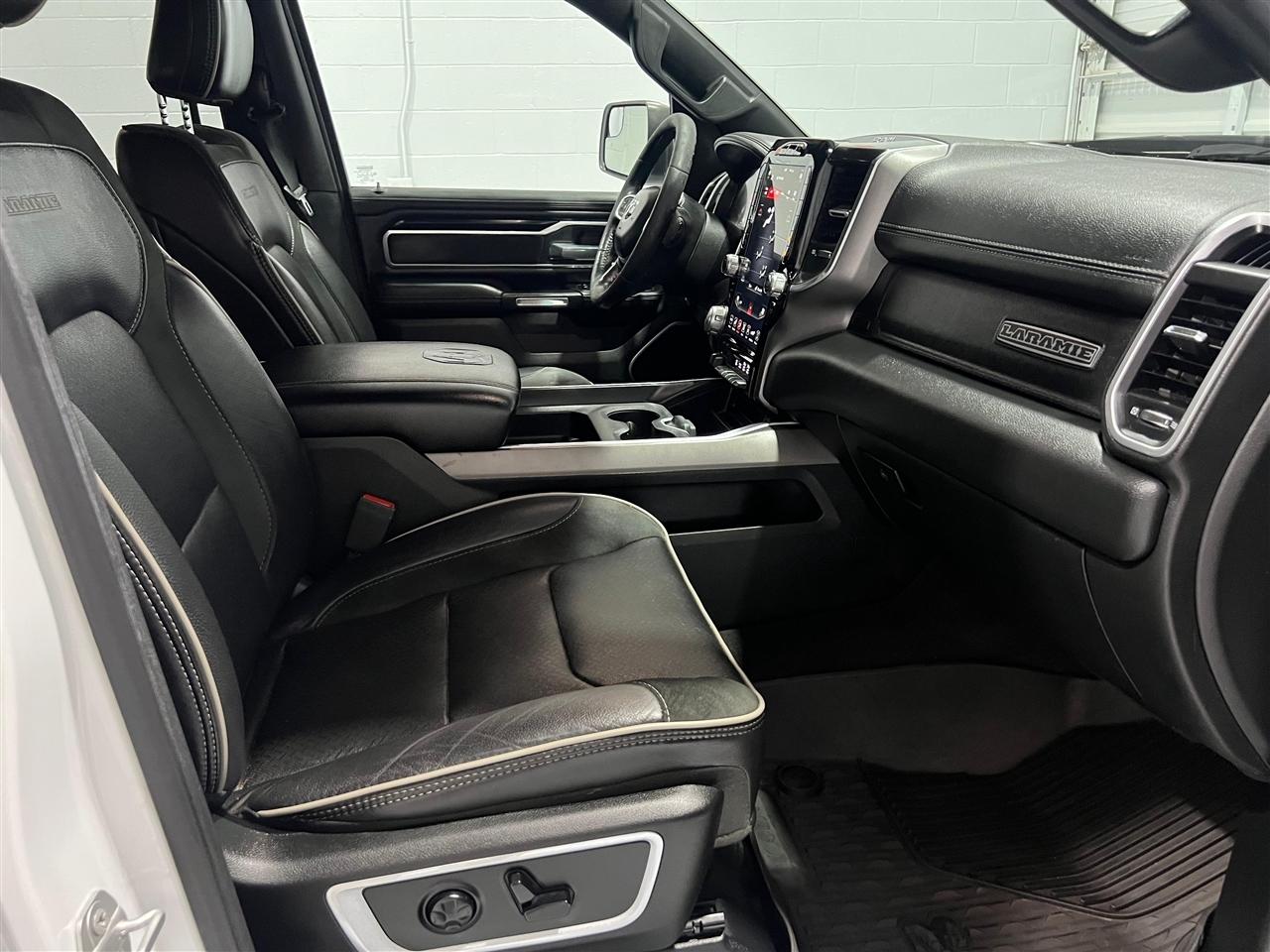 RAM 1500 Laramie Crew Cab SWB 4WD 2020