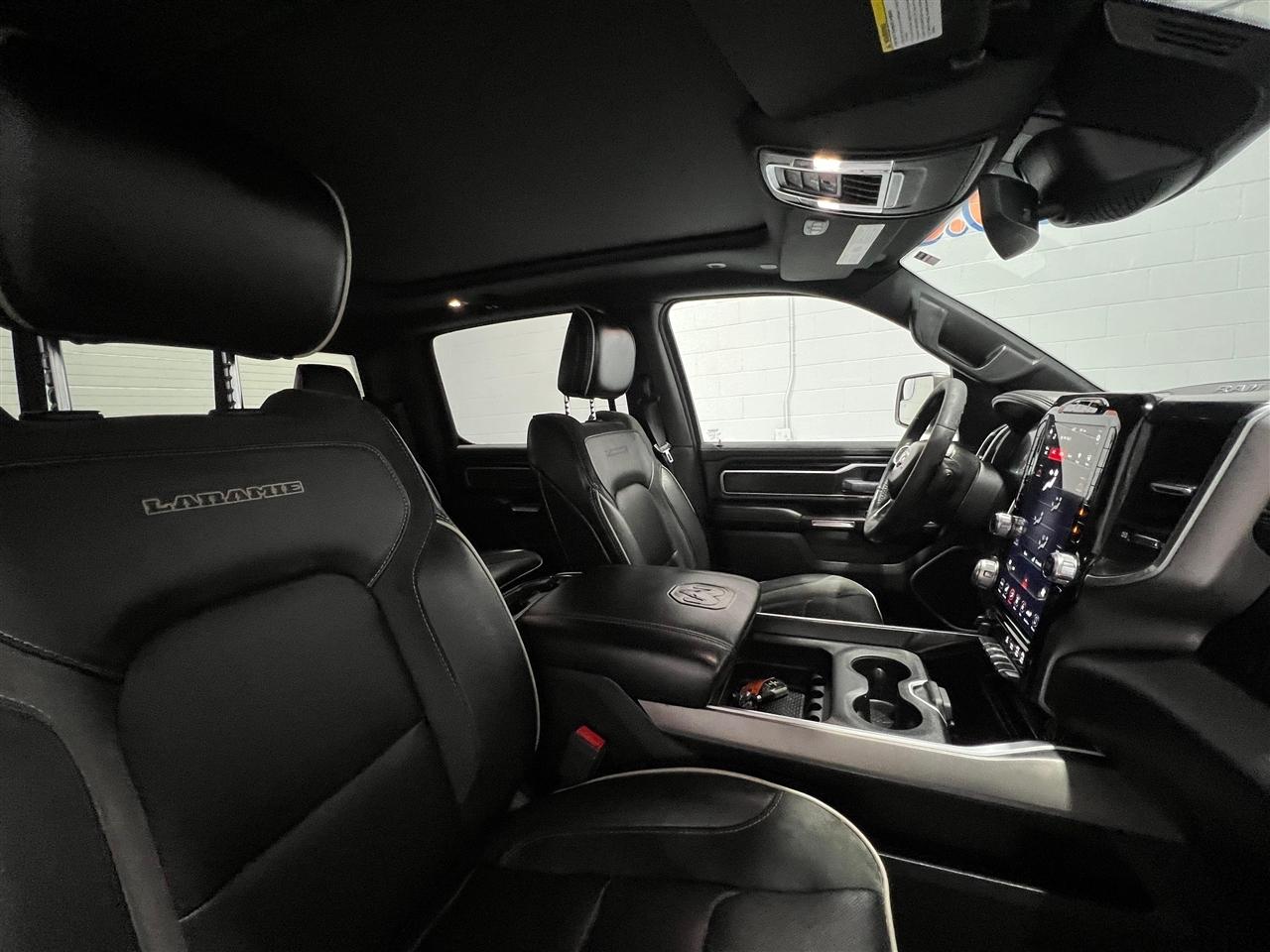 RAM 1500 Laramie Crew Cab SWB 4WD 2020