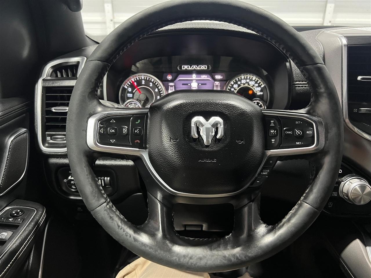 RAM 1500 Laramie Crew Cab SWB 4WD 2020