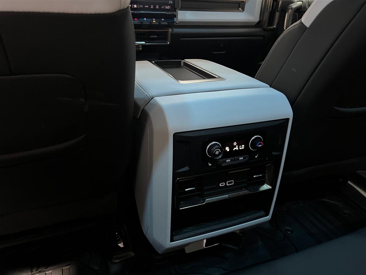 GMC HUMMER EV SUV 2X 2024