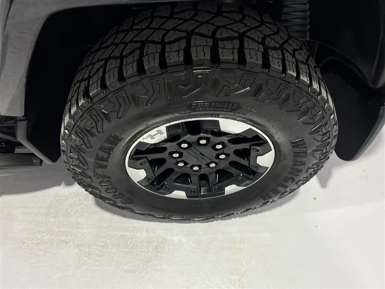 GMC HUMMER EV SUV 2X 2024