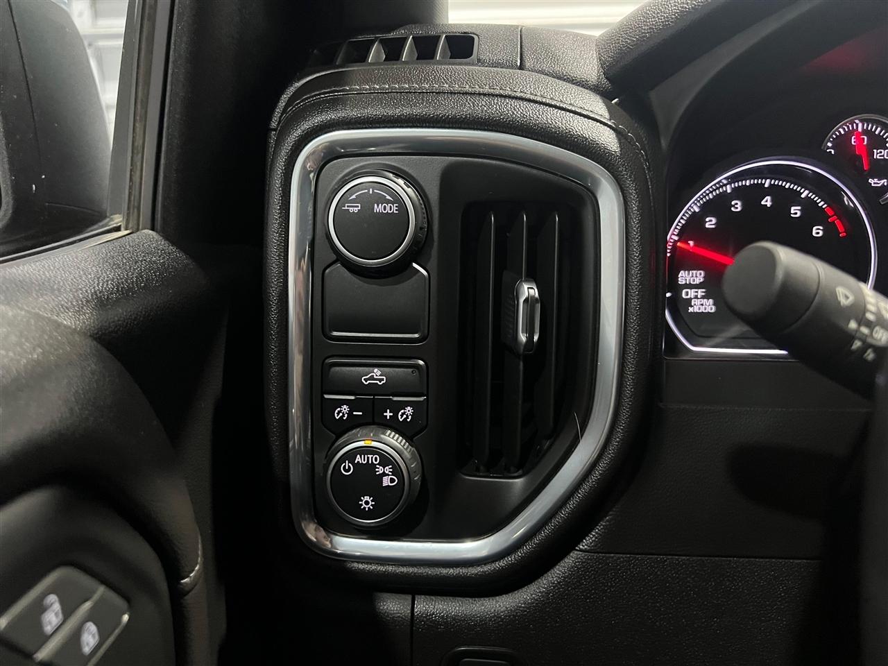 Chevrolet Silverado 1500 LT Crew Cab 2WD 2021