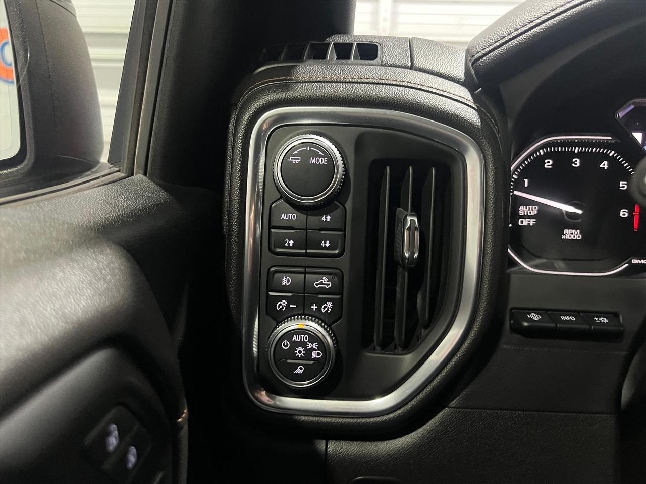 GMC Sierra 1500 AT4 Crew Cab Long Box 4WD 2020