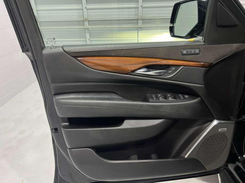 Cadillac Escalade Luxury 4WD 2018