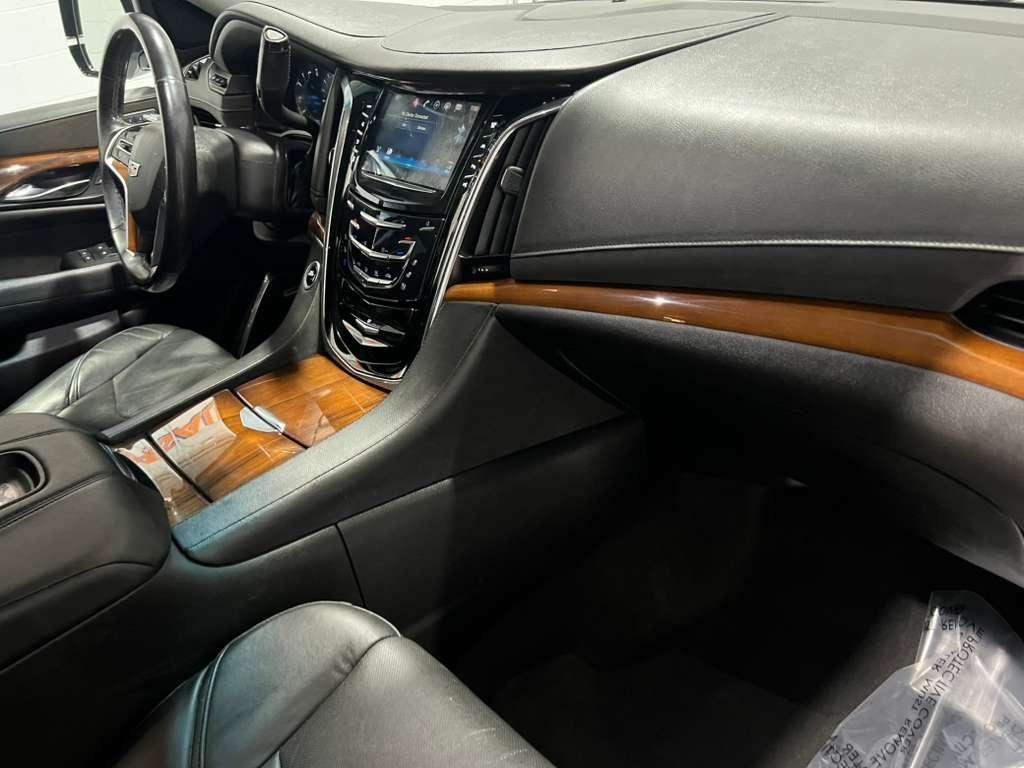 Cadillac Escalade Luxury 4WD 2018
