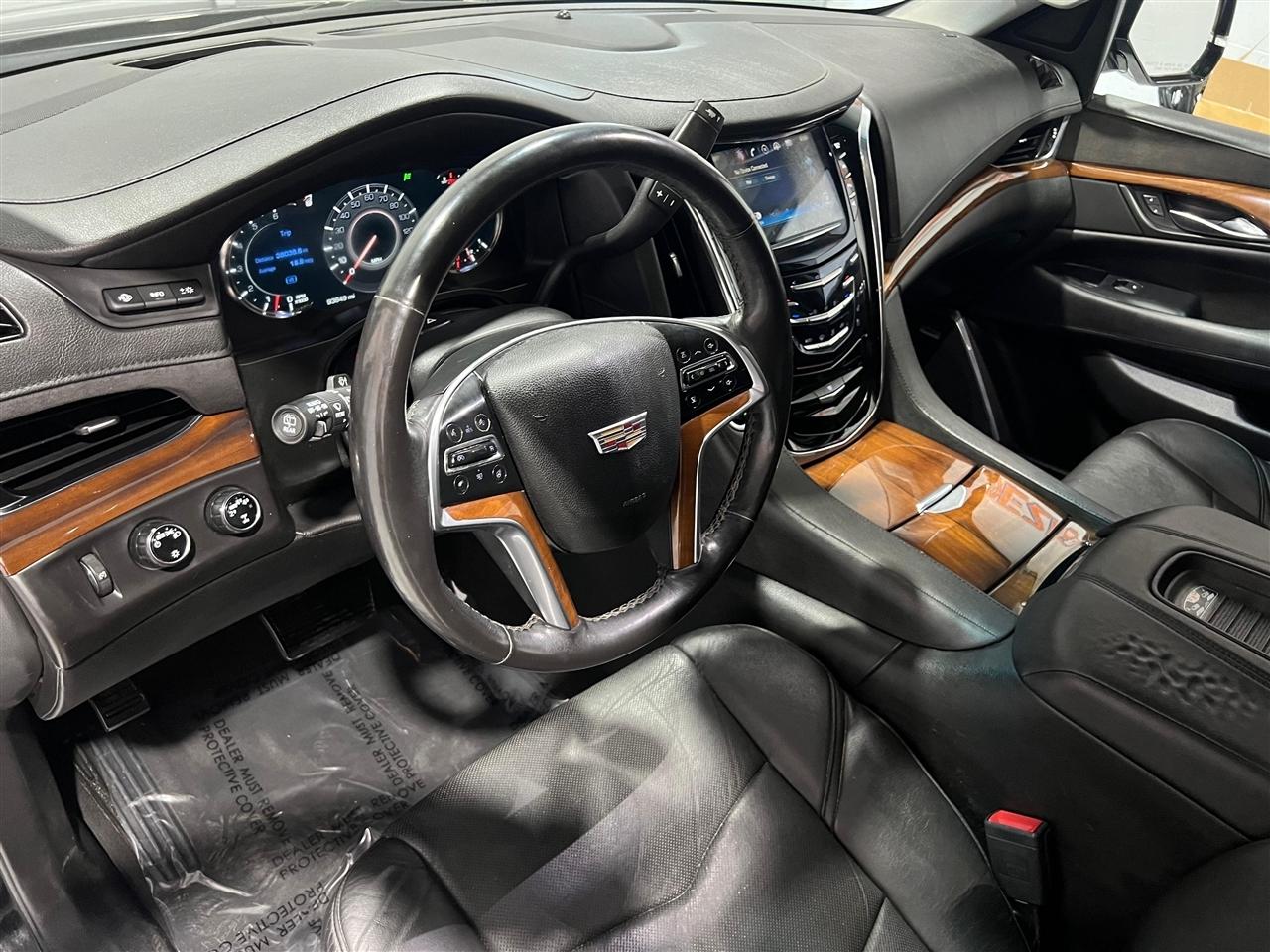 Cadillac Escalade Luxury 4WD 2018