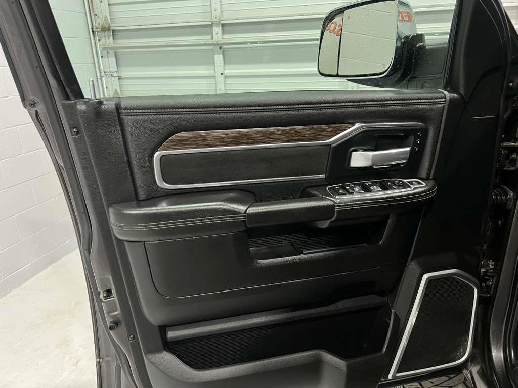 RAM 2500 Laramie Mega Cab 4WD 2020
