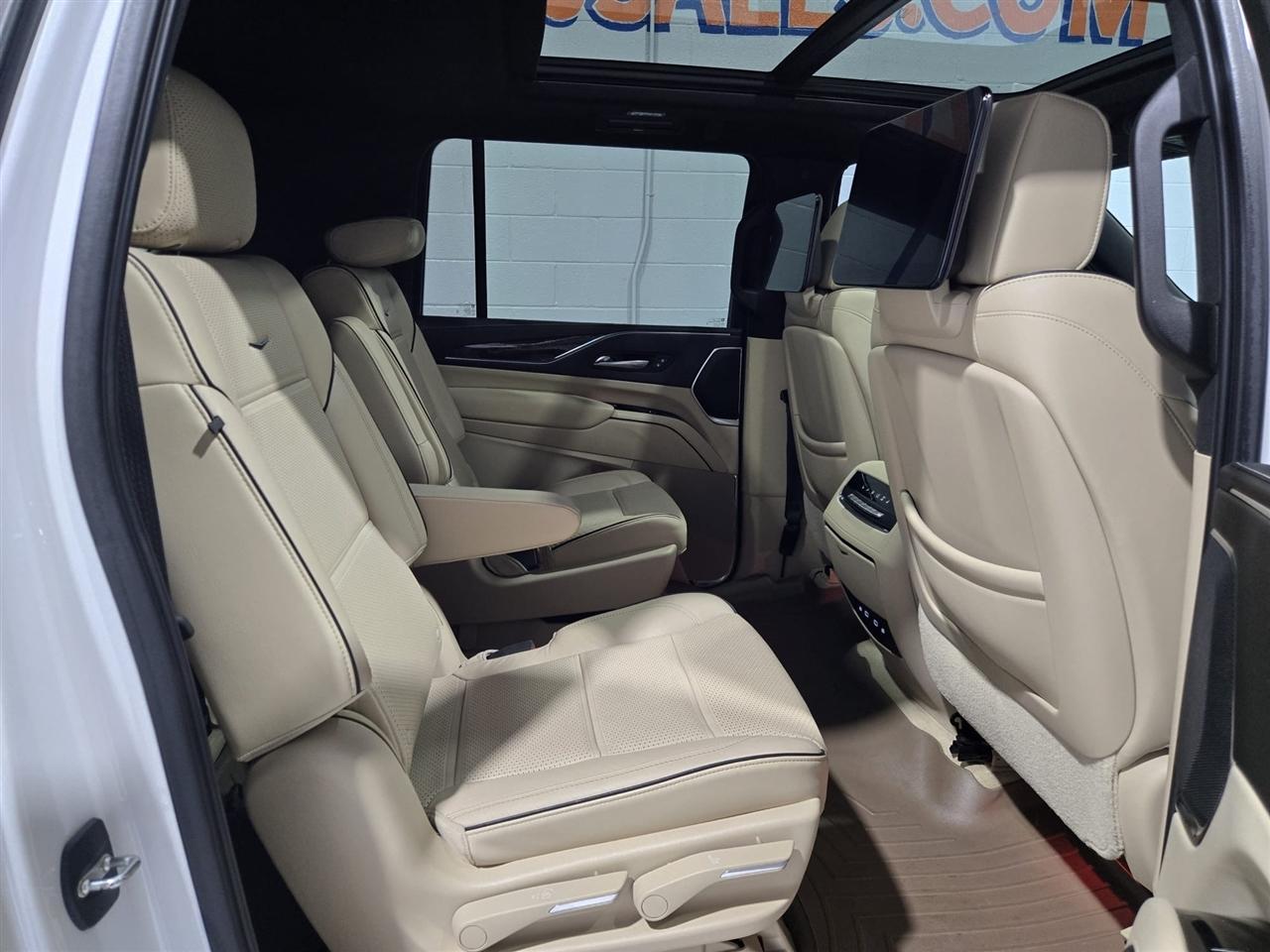Cadillac Escalade ESV Premium Luxury 4WD 2021
