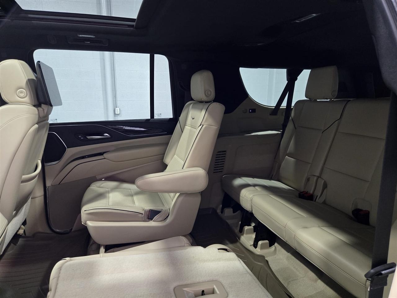 Cadillac Escalade ESV Premium Luxury 4WD 2021