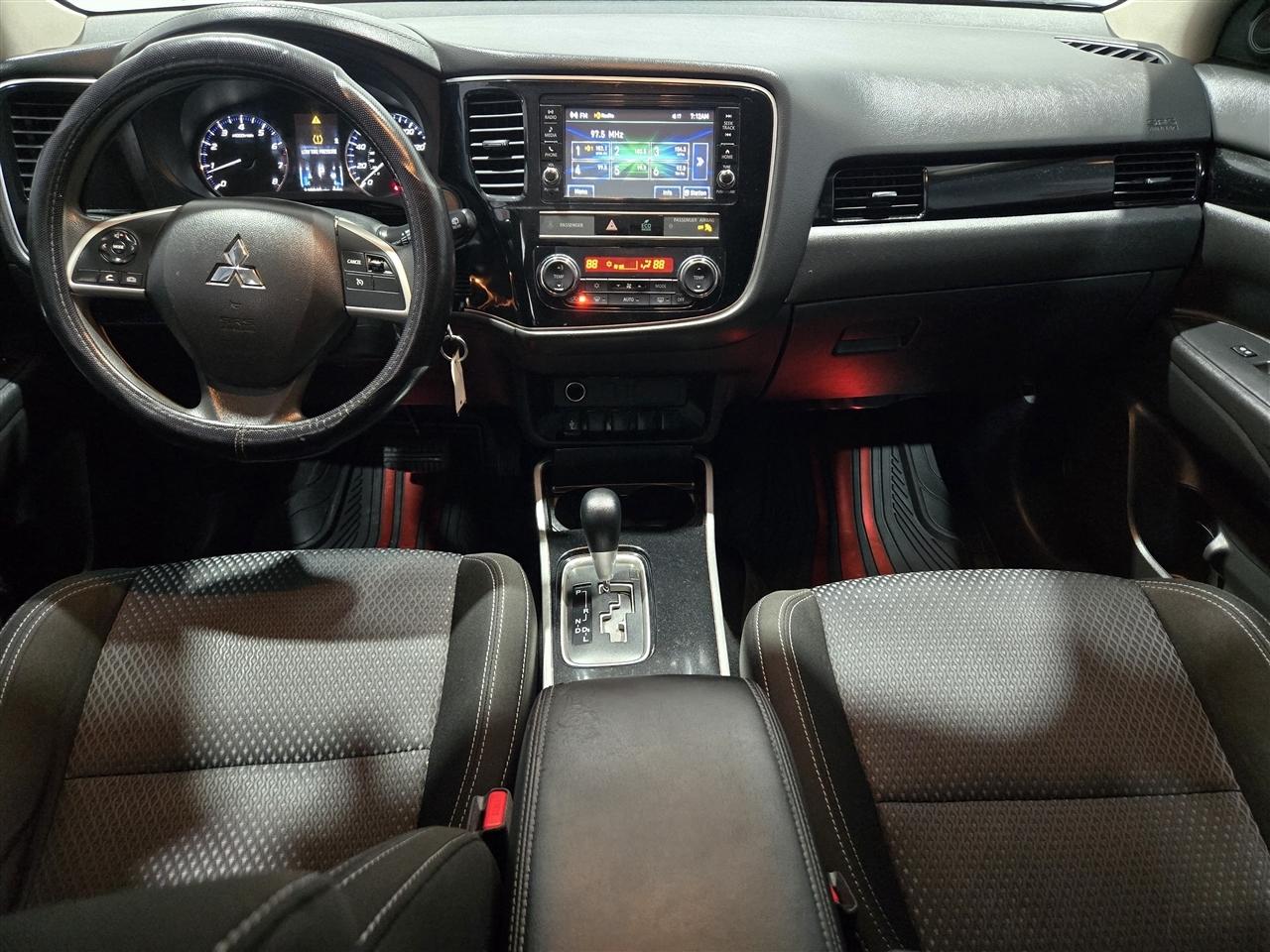 Mitsubishi Outlander ES 2WD 2019