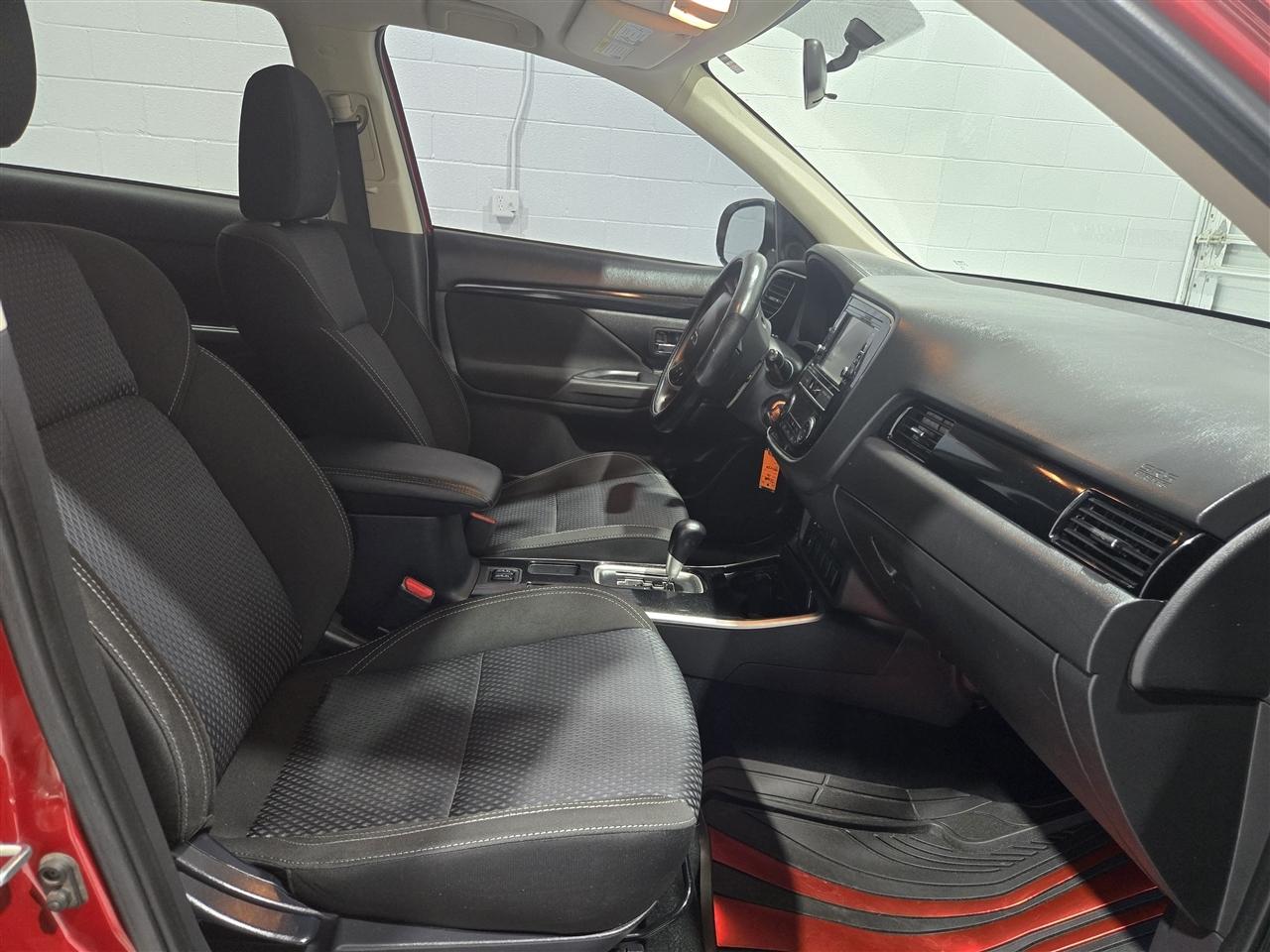 Mitsubishi Outlander ES 2WD 2019