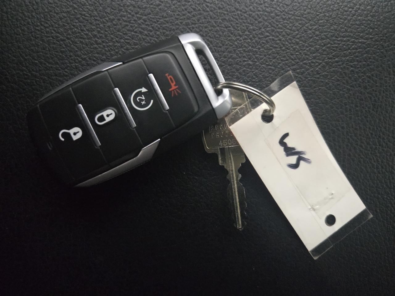 RAM 1500 Lone Star Crew Cab SB 4WD 2021