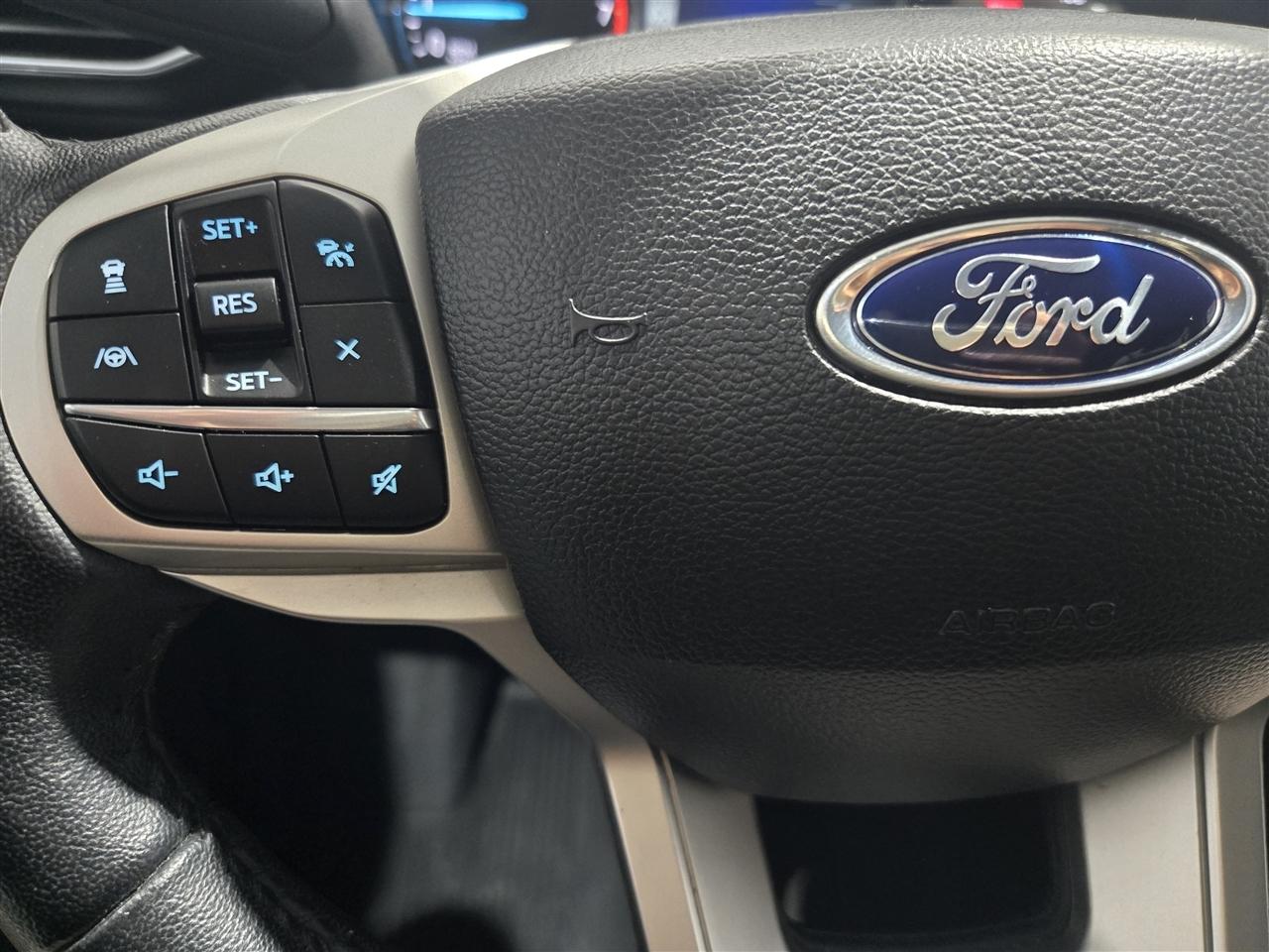 Ford Explorer XLT 2023