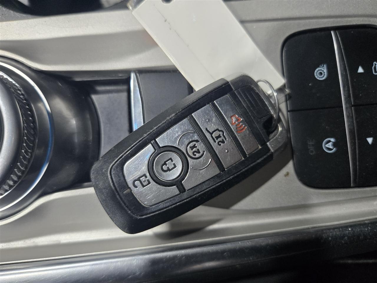 Ford Explorer XLT 2023