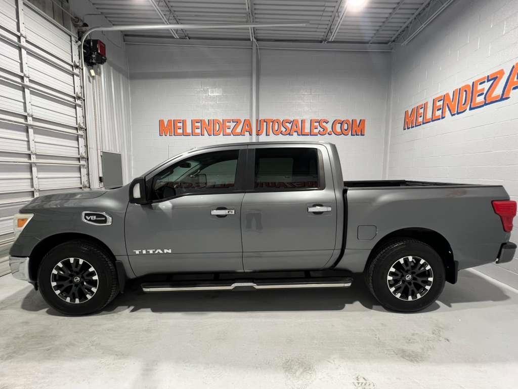 Nissan Titan SV Crew Cab 4WD 2017