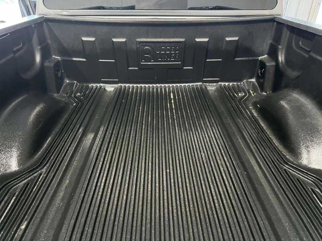 Nissan Titan SV Crew Cab 4WD 2017