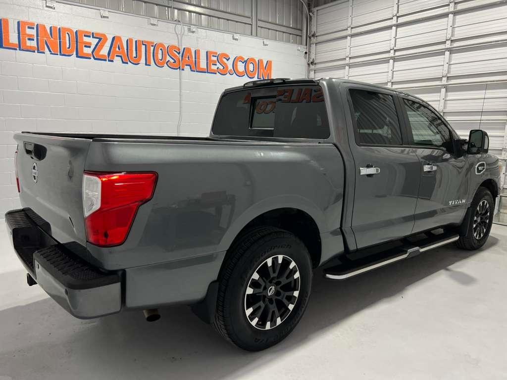 Nissan Titan SV Crew Cab 4WD 2017