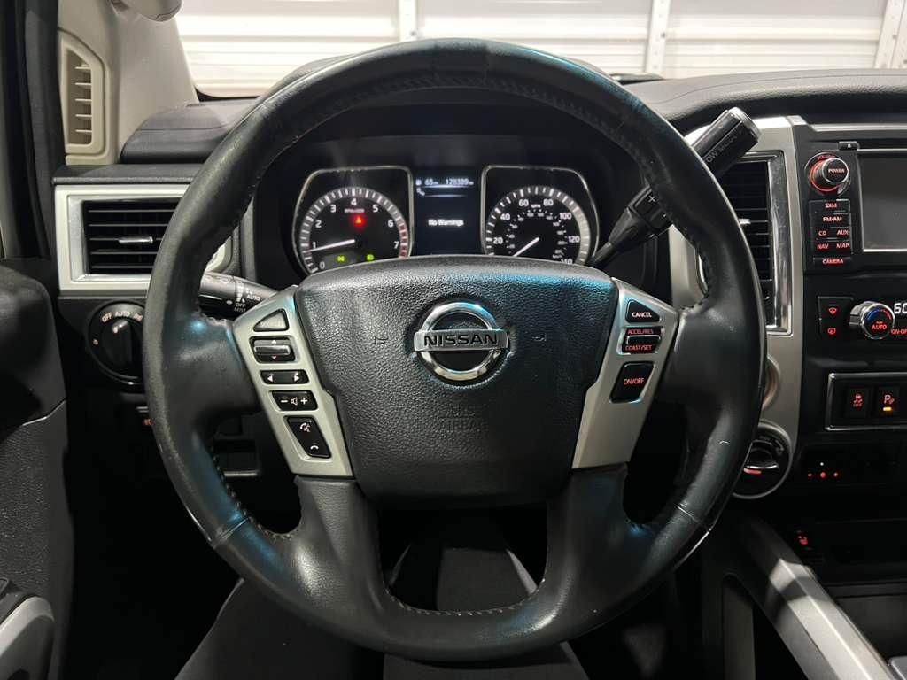 Nissan Titan SV Crew Cab 4WD 2017