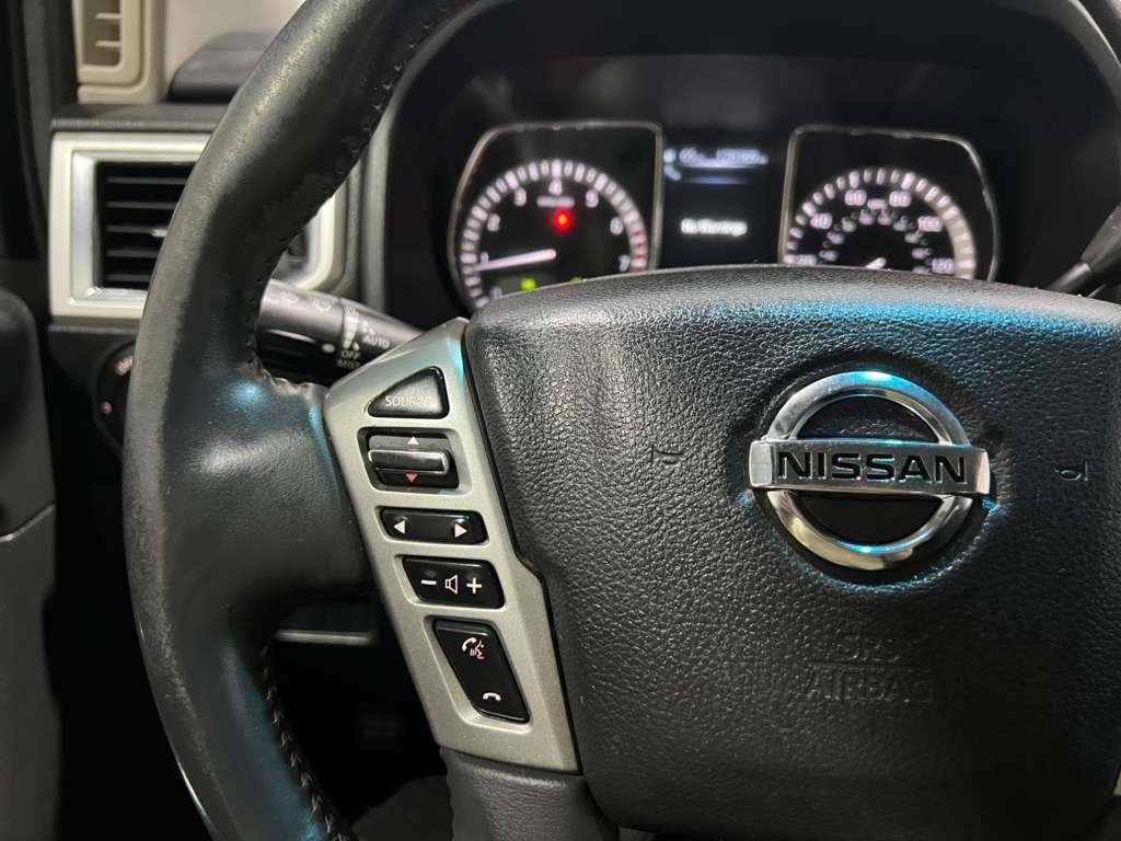 Nissan Titan SV Crew Cab 4WD 2017