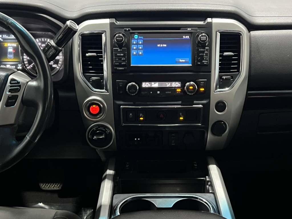 Nissan Titan SV Crew Cab 4WD 2017