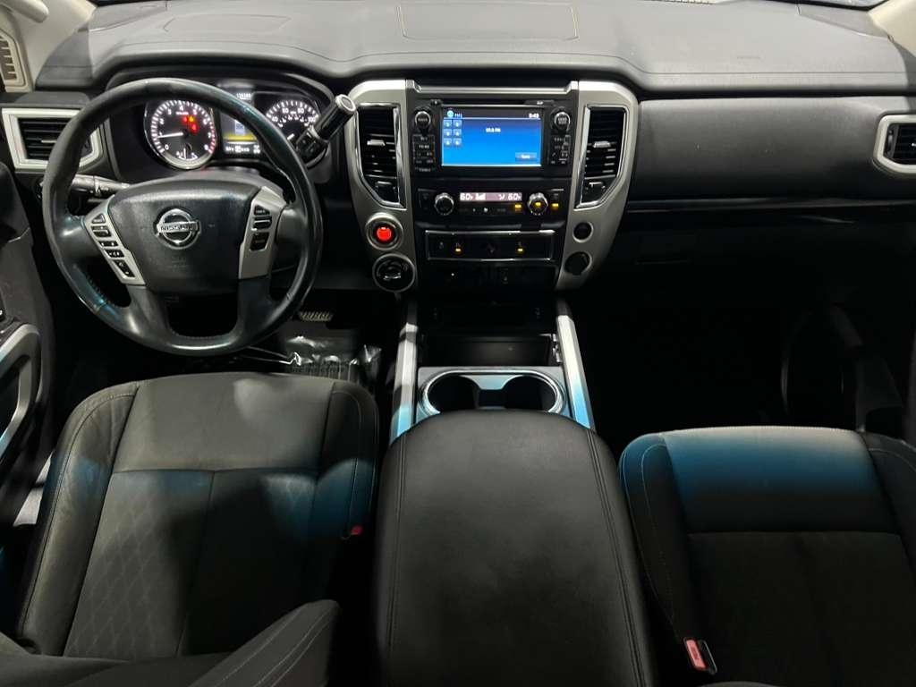 Nissan Titan SV Crew Cab 4WD 2017