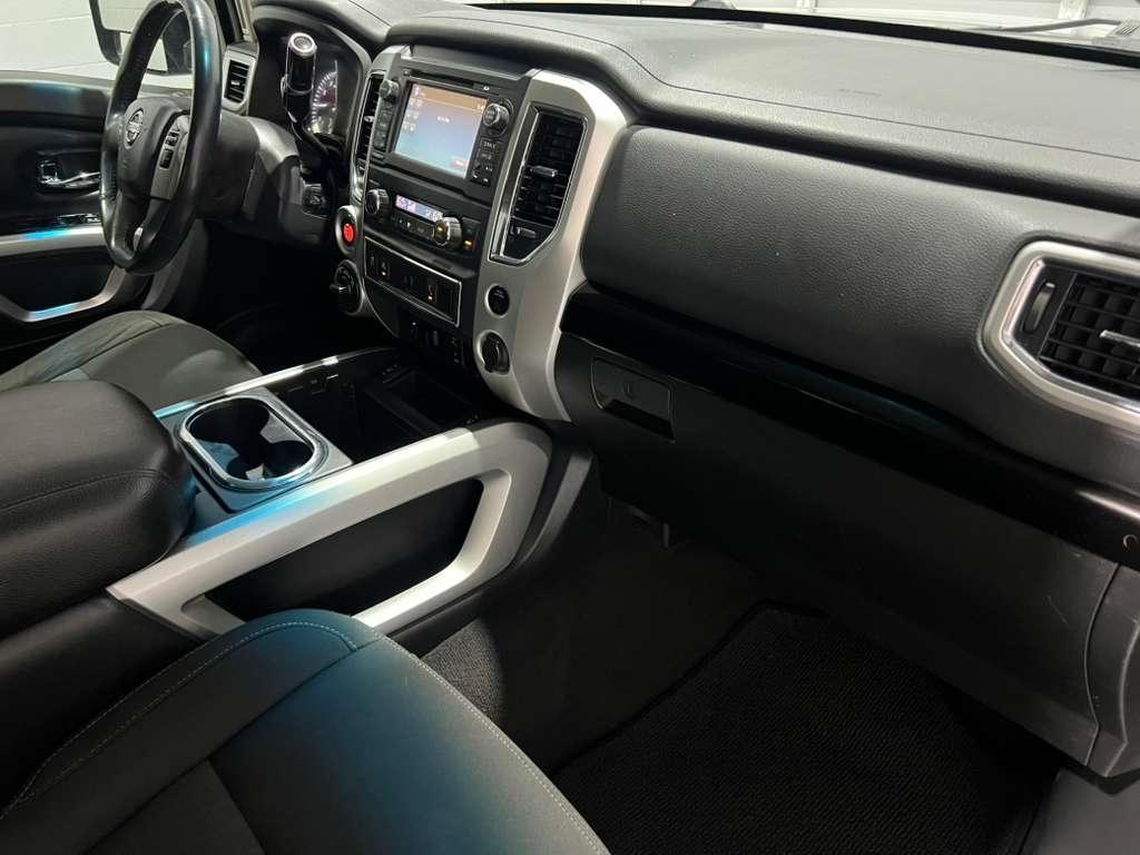 Nissan Titan SV Crew Cab 4WD 2017