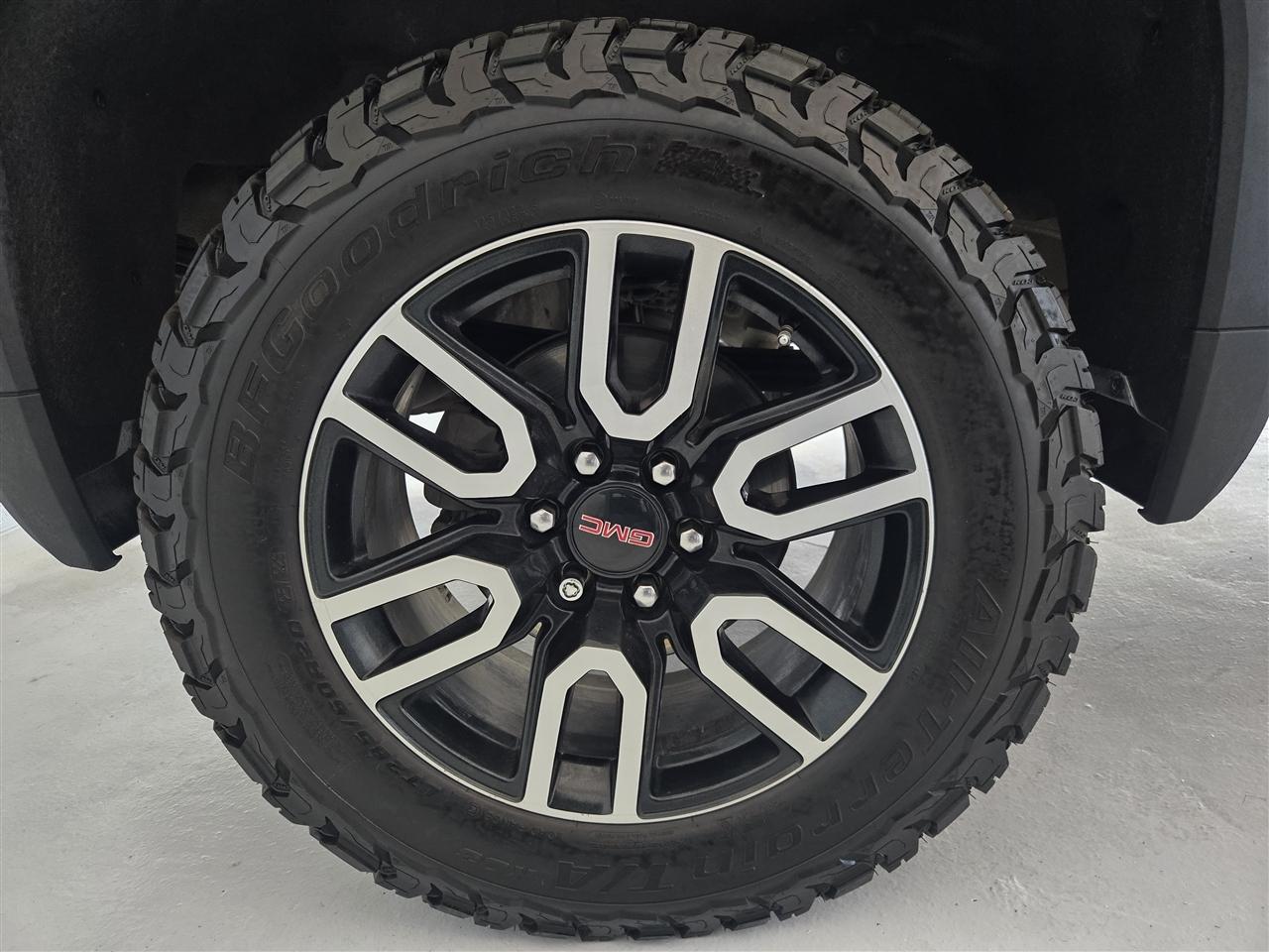 GMC Sierra 1500 Limited AT4 Crew Cab Long Box 4WD 2022