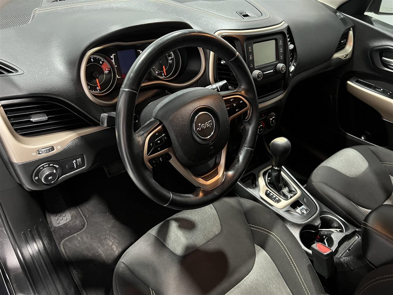 Jeep Cherokee Latitude FWD 2018