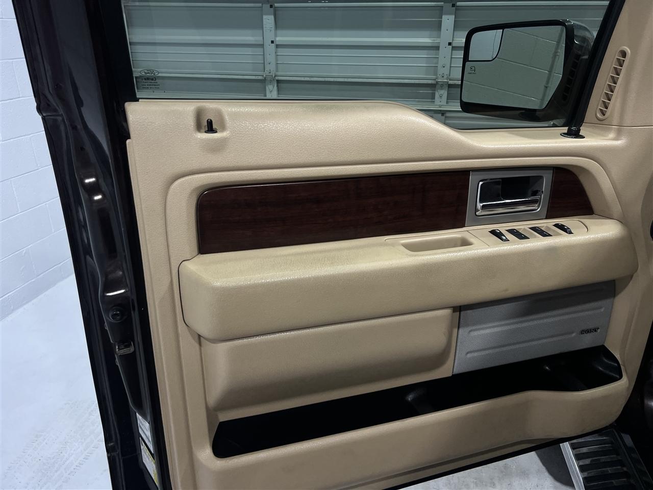 Ford F-150 King-Ranch SuperCrew 5.5-ft. Bed 4WD 2014