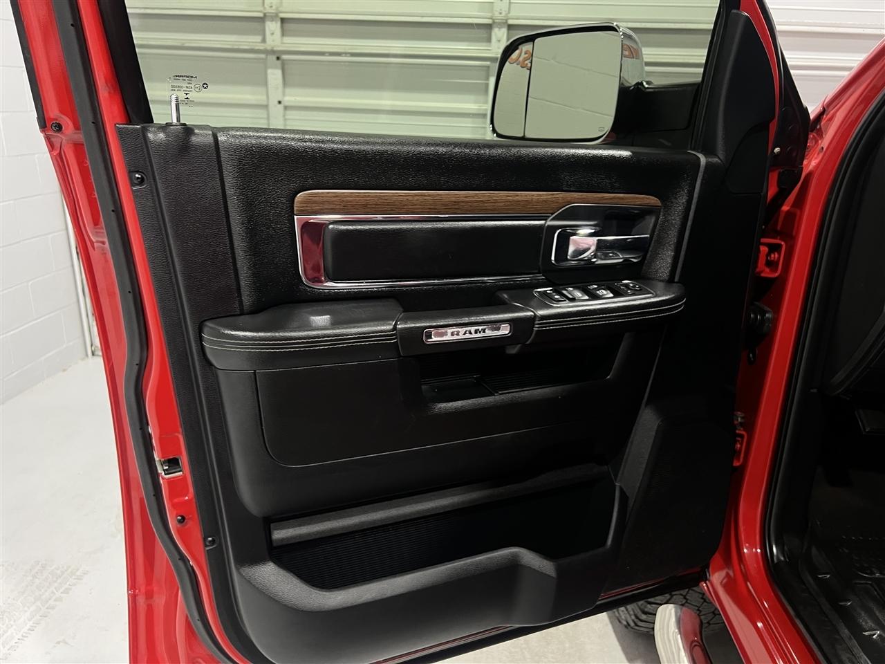 RAM 2500 Laramie Crew Cab SWB 4WD 2017