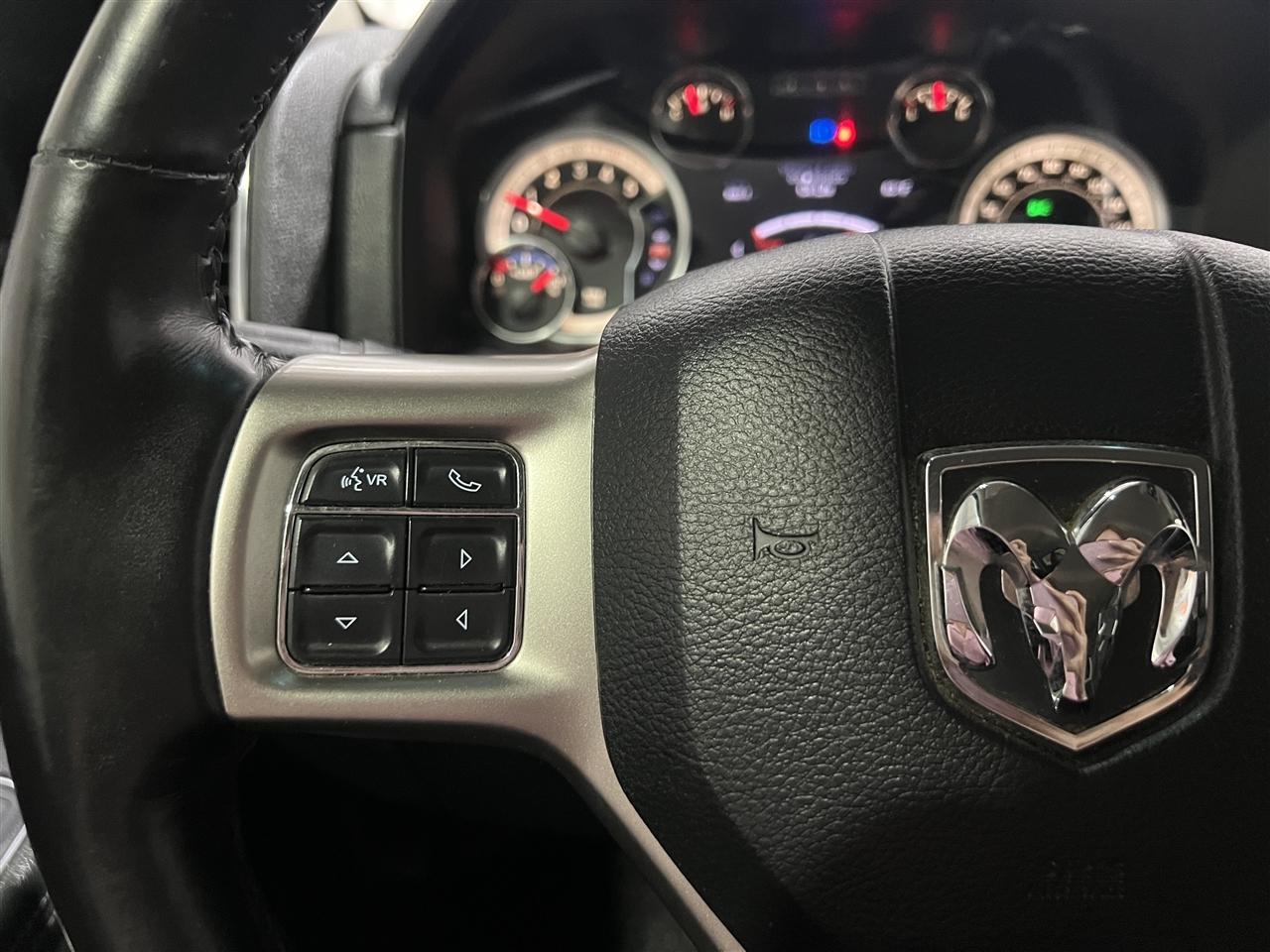 RAM 2500 Laramie Crew Cab SWB 4WD 2017