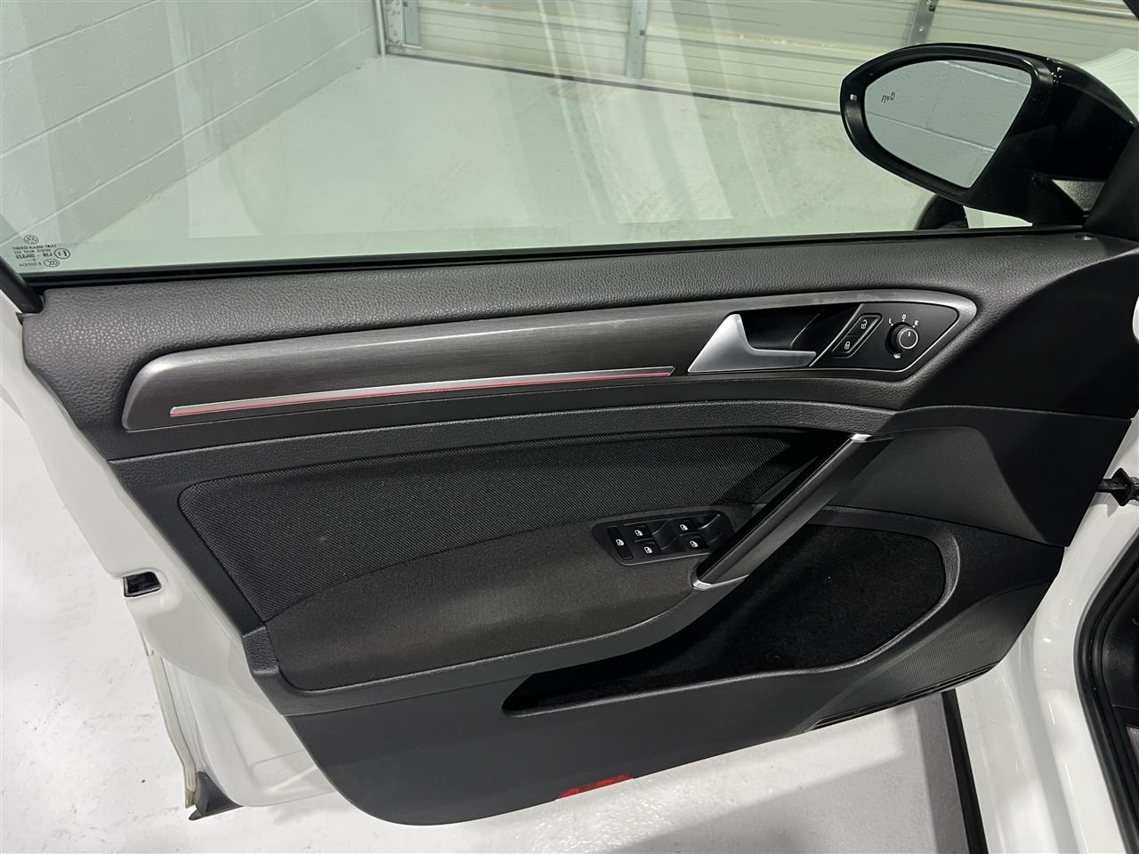 Volkswagen Golf GTI S 6M 2021