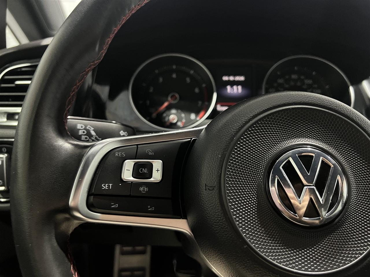 Volkswagen Golf GTI S 6M 2021