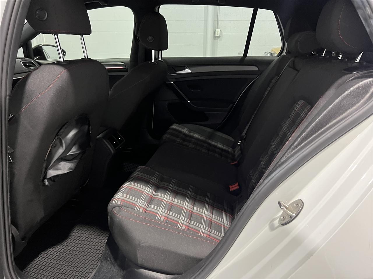 Volkswagen Golf GTI S 6M 2021