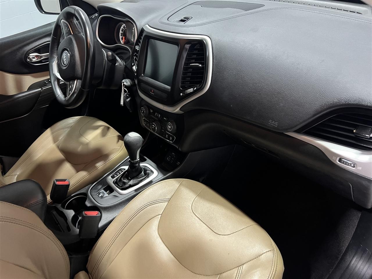 Jeep Cherokee Latitude FWD 2017