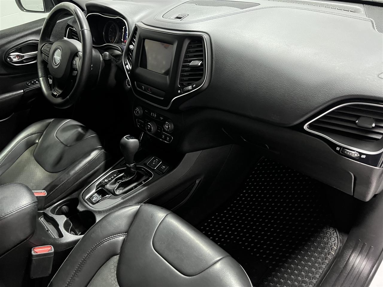 Jeep Cherokee Latitude Plus FWD 2019