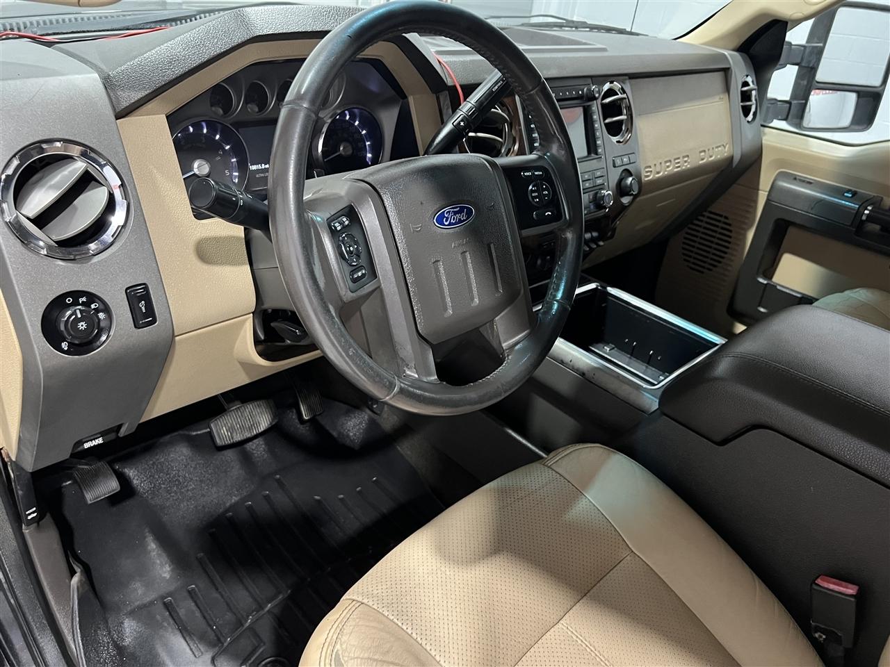 Ford F-250 SD XL Crew Cab 4WD 2012