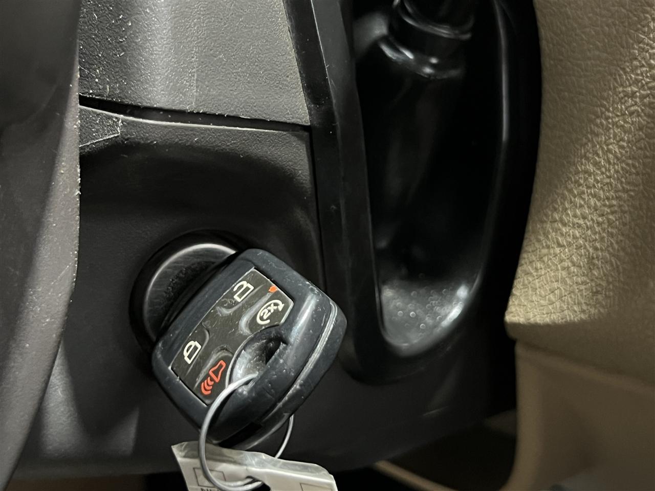 Ford F-250 SD XL Crew Cab 4WD 2012