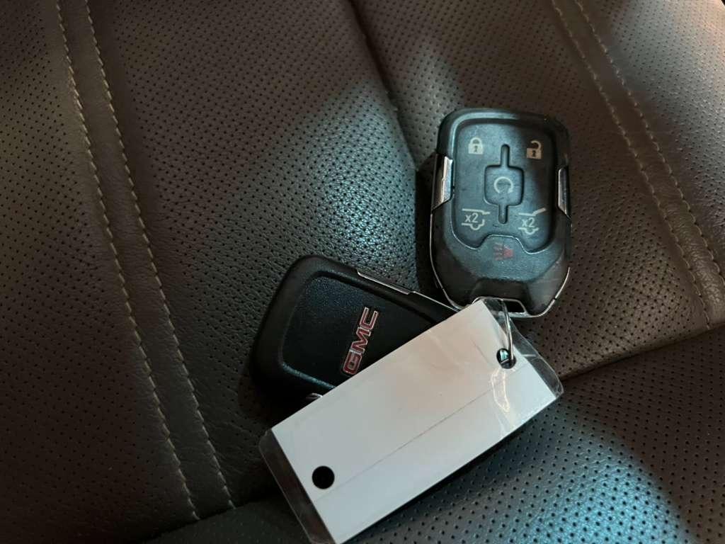 GMC Yukon Denali 4WD 2018