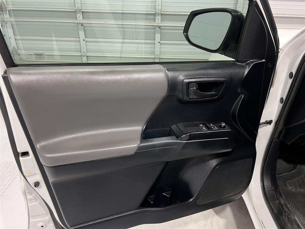 Toyota Tacoma SR5 Access Cab I4 6AT 2WD 2016