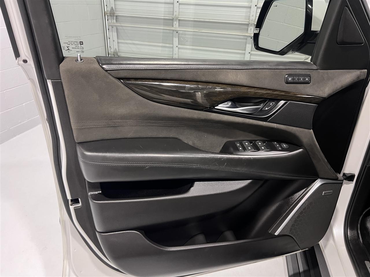 Cadillac Escalade Platinum 4WD 2018