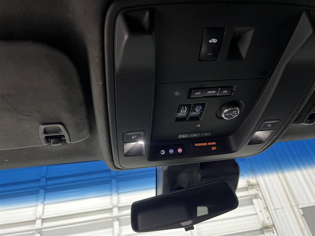 Cadillac Escalade Platinum 4WD 2018