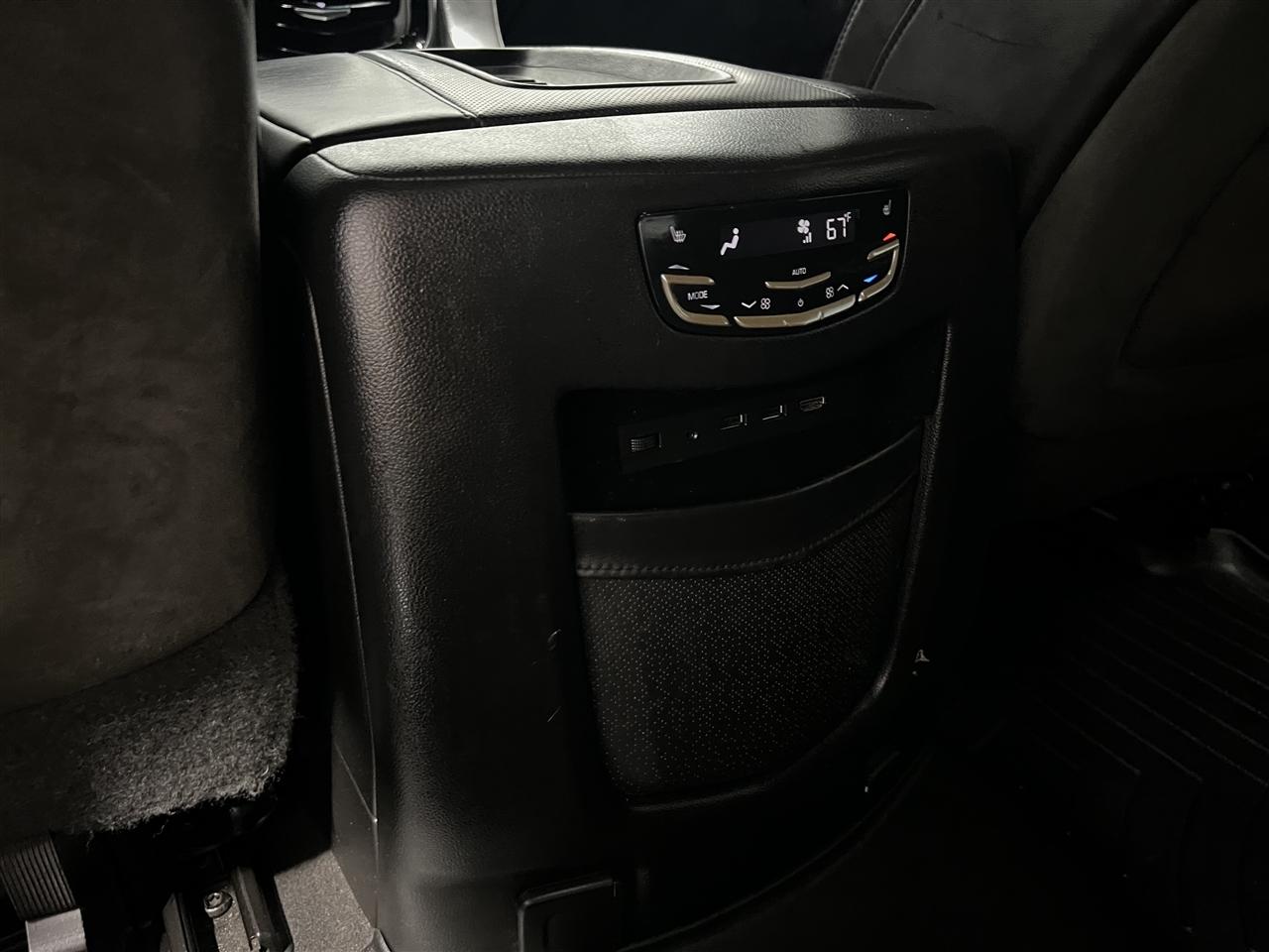 Cadillac Escalade Platinum 4WD 2018