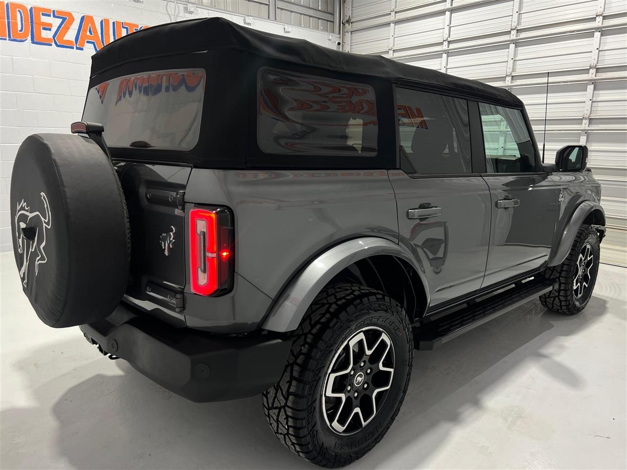 Ford Bronco Outer Banks 4-Door 2022