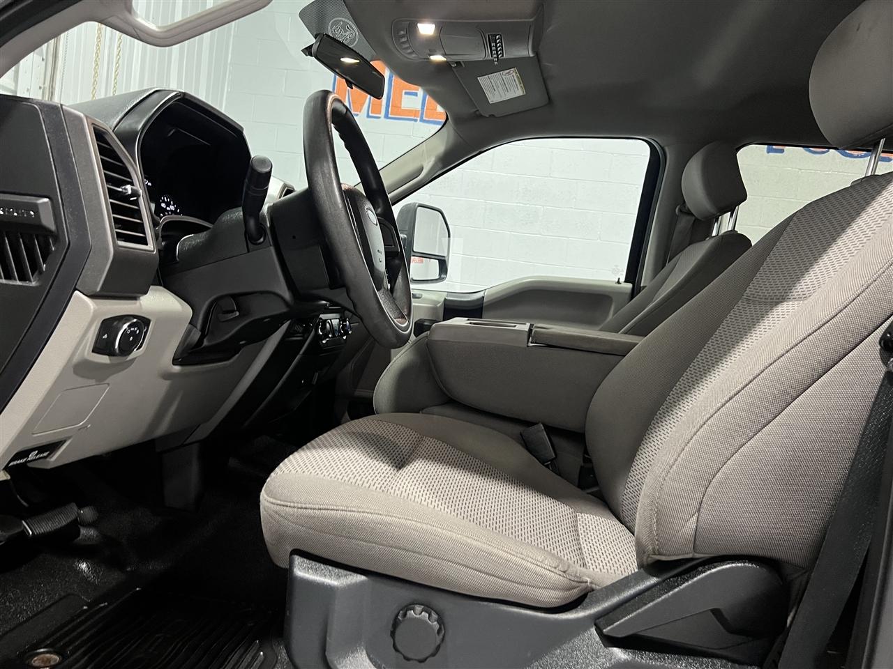 Ford F-350 SD XL Crew Cab Long Bed DRW 4WD 2018