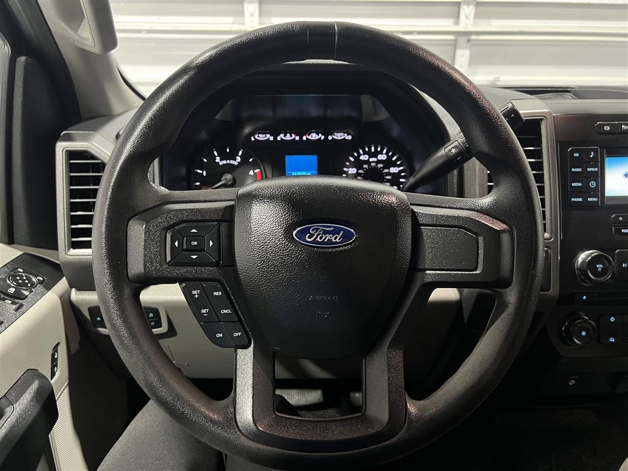 Ford F-350 SD XL Crew Cab Long Bed DRW 4WD 2018